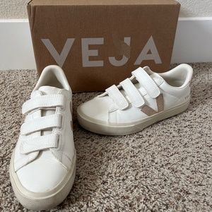 Veja Recife Sneaker (Women’s)